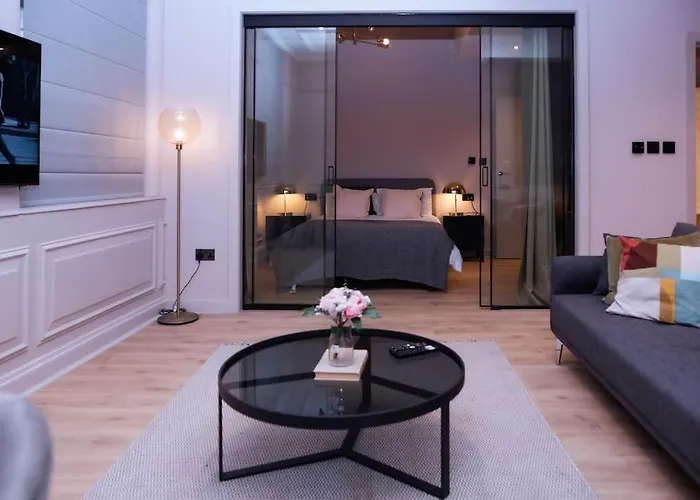 Luxurious Stunning 2Bedroom Apartment